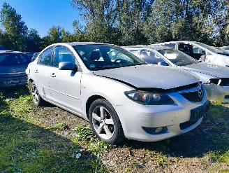 Salvage car Mazda 3 1.6 Executive 2005/9