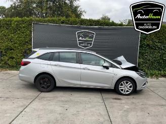 Coche siniestrado Opel Astra Astra K Sports Tourer, Combi, 2015 / 2022 1.6 CDTI 136 16V 2018