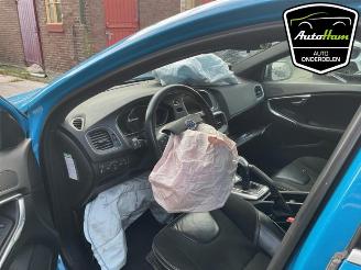 Volvo V-40 V40 (MV), Hatchback 5-drs, 2012 / 2019 1.6 T3 GTDi 16V picture 11