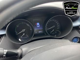 Toyota C-HR C-HR (X1,X5), SUV, 2016 2.0 16V Hybrid picture 24