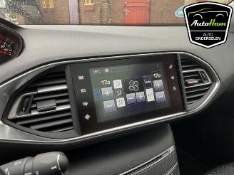 Peugeot 308 308 SW (L4/L9/LC/LJ/LR), Combi 5-drs, 2014 / 2021 1.6 BlueHDi 120 picture 19