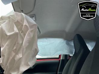 Peugeot 108 108, Hatchback, 2014 1.0 12V VVT-i picture 20