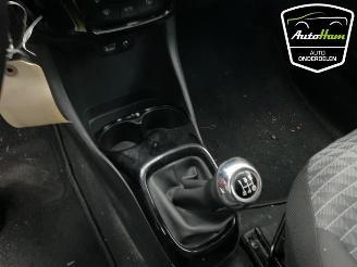 Peugeot 108 108, Hatchback, 2014 1.0 12V VVT-i picture 18