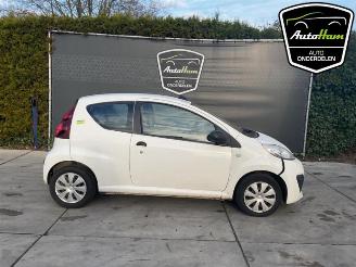 Uttjänta bilar auto Peugeot 107 107, Hatchback, 2005 / 2014 1.0 12V 2012/10