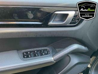 Porsche Cayenne Cayenne III (9YA), SUV, 2017 3.0 V6 24V Turbo E-Hybrid picture 18