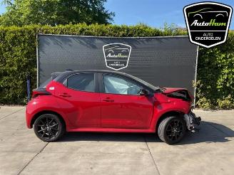 Vrakbiler auto Toyota Yaris Yaris IV (P21/PA1/PH1), Hatchback, 2020 1.5 12V Hybrid 115 2023/2