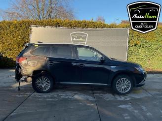 Vrakbiler auto Mitsubishi Outlander Outlander (GF/GG), SUV, 2012 / 2022 2.4 16V PHEV 4x4 2020/1