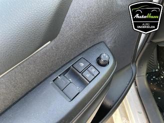 Toyota Yaris Yaris IV (P21/PA1/PH1), Hatchback, 2020 1.5 12V Hybrid 115 picture 14