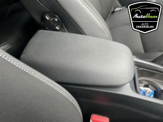 Volvo V-40 V40 (MV), Hatchback 5-drs, 2012 / 2019 1.6 T2 GTDi 16V picture 25