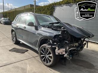 Vrakbiler auto BMW X5 X5 (G05), SUV, 2018 xDrive 45 e iPerformance 3.0 24V 2022/5