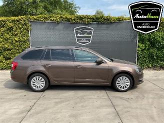 disassembly passenger cars Skoda Octavia Octavia Combi (5EAC), Combi 5-drs, 2012 / 2020 1.0 TSI 12V 2017/8