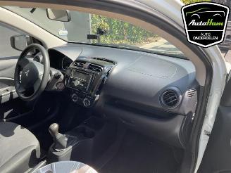 Mitsubishi Space-star Space Star (A0), Hatchback, 2012 1.0 12V picture 13
