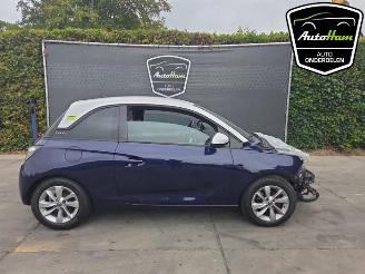 Coche siniestrado Opel Adam Adam, Hatchback 3-drs, 2012 / 2019 1.2 16V 2013/11