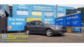 Vrakbiler auto Volvo V-40 V40 (VW), Combi, 1995 / 2004 1.8 16V 2002/3