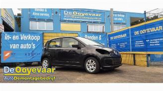Vrakbiler auto Volkswagen Up! Up! (121), Hatchback, 2011 1.0 12V 60 2013/11