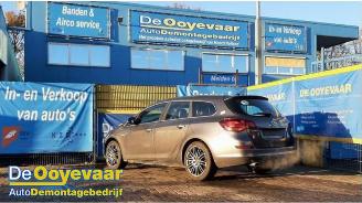 Vrakbiler auto Opel Astra Astra J Sports Tourer (PD8/PE8/PF8), Combi, 2010 / 2015 1.4 Turbo 16V 2012/5
