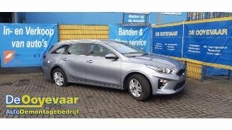 Coche siniestrado Kia Cee d Ceed Sportswagon (CDF), Combi 5-drs, 2018 1.5 T-GDI 16V 2021/5