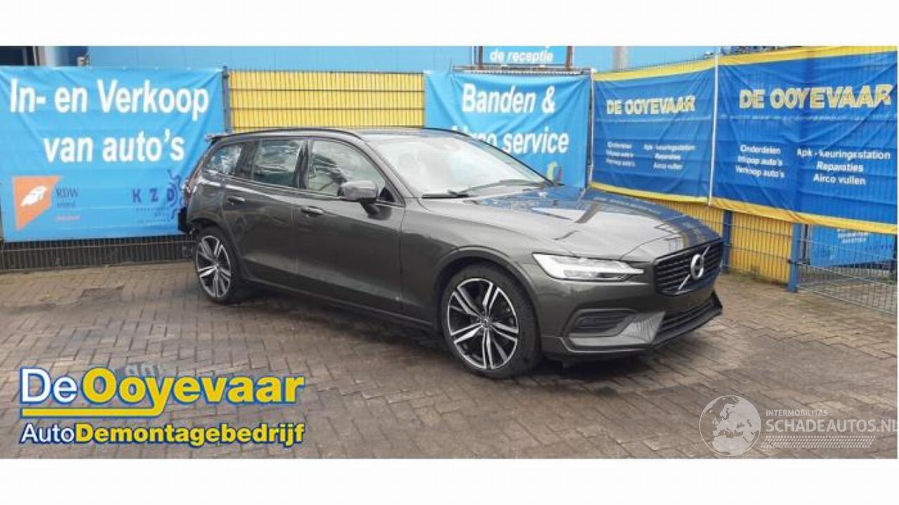 Volvo V-60 V60 II (ZW), Combi, 2018 2.0 B3 16V Mild Hybrid