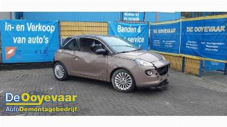 Coche siniestrado Opel Adam Adam, Hatchback 3-drs, 2012 / 2019 1.0 Ecotec 12V SIDI Turbo 2017/9