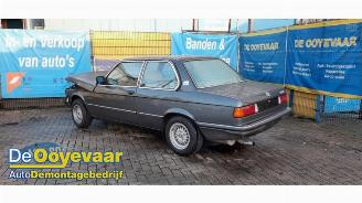Vrakbiler auto BMW 3-serie 3 serie (E21), Sedan, 1975 / 1984 316 1982/10