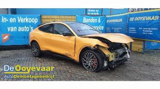 Vrakbiler auto Ford Mustang Mach-e Mustang Mach-E, SUV, 2020 98kWh AWD GT 2021/11