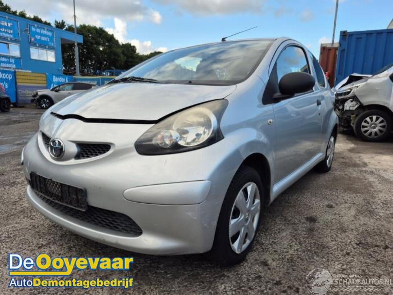 Toyota Aygo Aygo (B10), Hatchback, 2005 / 2014 1.0 12V VVT-i