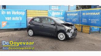 Vrakbiler auto Toyota Aygo Aygo (B40), Hatchback, 2014 1.0 12V VVT-i 2019/2