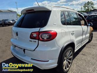 Vrakbiler auto Volkswagen Tiguan Tiguan (5N1/2), SUV, 2007 / 2018 2.0 TSI 16V 4Motion 2010/1