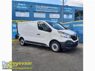 Vrakbiler auto Renault Trafic Trafic (1FL/2FL/3FL/4FL), Van, 2014 1.6 dCi 125 Twin Turbo 2018/8