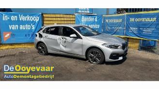 Vrakbiler auto BMW 1-serie 1 serie (F40), Hatchback, 2019 118i 1.5 TwinPower 12V 2019/11