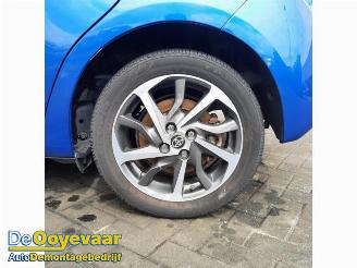 Toyota Yaris Yaris III (P13), Hatchback, 2010 / 2020 1.5 16V Hybrid picture 3