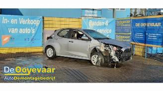 Uttjänta bilar auto Toyota Yaris Yaris IV (P21/PA1/PH1), Hatchback, 2020 1.5 12V Hybrid 115 2023/6