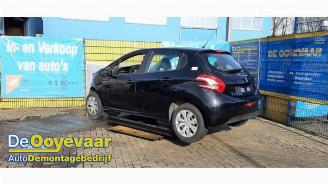 Vrakbiler auto Peugeot 208 208 I (CA/CC/CK/CL), Hatchback, 2012 / 2019 1.2 Vti 12V PureTech 82 2014/11
