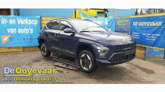 Vrakbiler auto Hyundai Kona Kona (SX2), SUV, 2023 64.8/65.4 kWh 2024/12