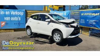 Vrakbiler auto Toyota Aygo Aygo (B40), Hatchback, 2014 1.0 12V VVT-i 2016/10
