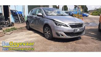 demontáž osobní automobily Peugeot 308 308 (L3/L8/LB/LH/LP), Hatchback 5-drs, 2013 / 2021 1.2 12V e-THP PureTech 130 2016/7