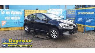rozbiórka samochody osobowe Renault Clio Clio V (RJAB), Hatchback 5-drs, 2019 1.0 TCe 90 12V 2023/4