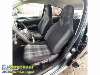 Peugeot 108 108, Hatchback, 2014 1.0 12V VVT-i picture 6