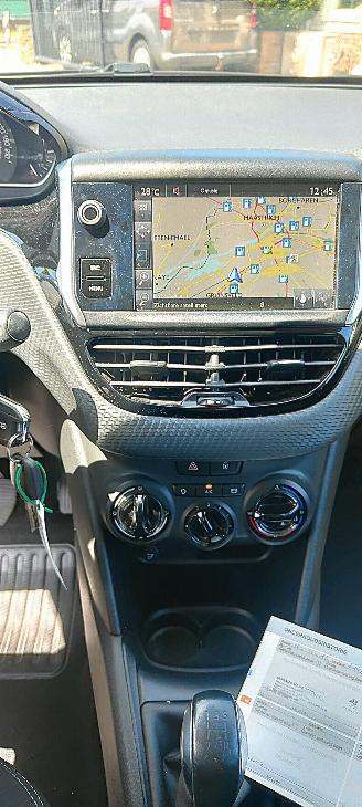 Peugeot 208 Peugeot 208 Style picture 11