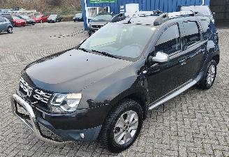 Schadeauto Dacia Dokker Dacia Duster Prestige 4x4 navi ( euro 5 ) 2014/5