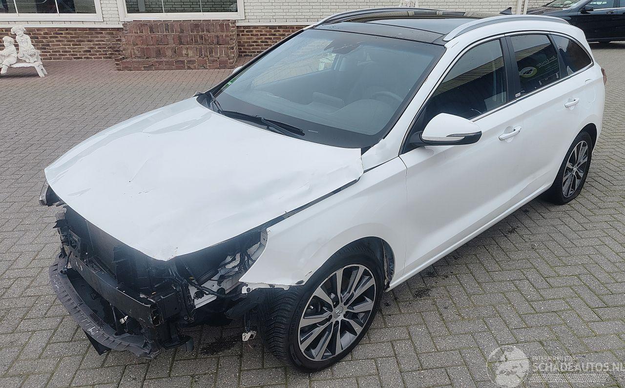 Hyundai I-30 Hyundai i30 Premium automatiek pano leer full options