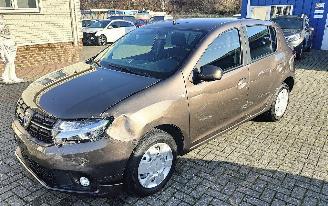 Damaged car Dacia Sandero Dacia Sandero II Comfort airco navigatie 2018/5