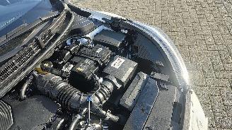 Kia Stonic Kia Stonic Edition 7  lichte rijdende schade ! picture 9