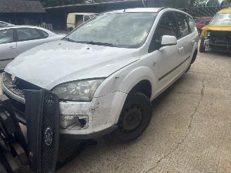 Coche siniestrado Ford Focus  2006/1