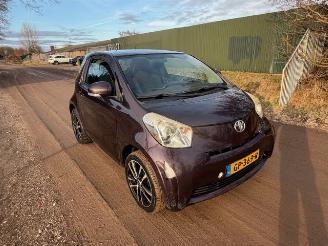 Toyota iQ  picture 2