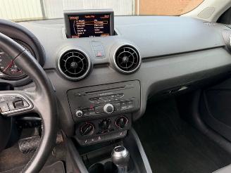 Audi A1 Audi A1 Attraction 1.6 TDI DSG picture 15