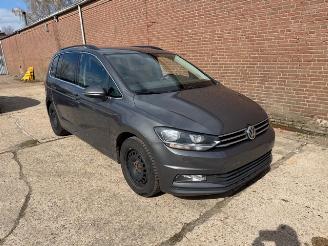 Voiture accidenté Volkswagen Touran 1.2 TSI 7 Persoons 2015/10