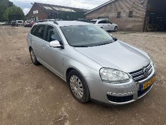 damaged passenger cars Volkswagen Golf  2008/8