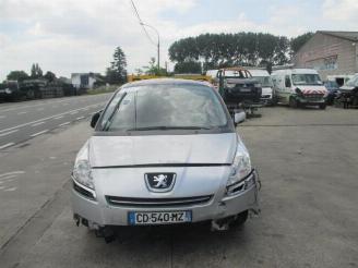 damaged passenger cars Peugeot 5008  2012/4