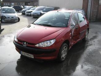 Coche accidentado Peugeot 206  2003/4